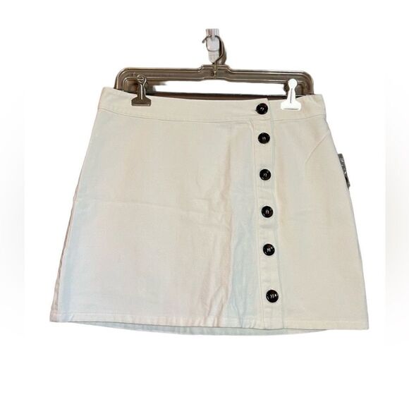 NWT! Lulu’s no hesitation skirt - Picture 2 of 14